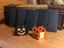 Load image into Gallery viewer, Paper Jack-o-lantern treat holder - 4 pack