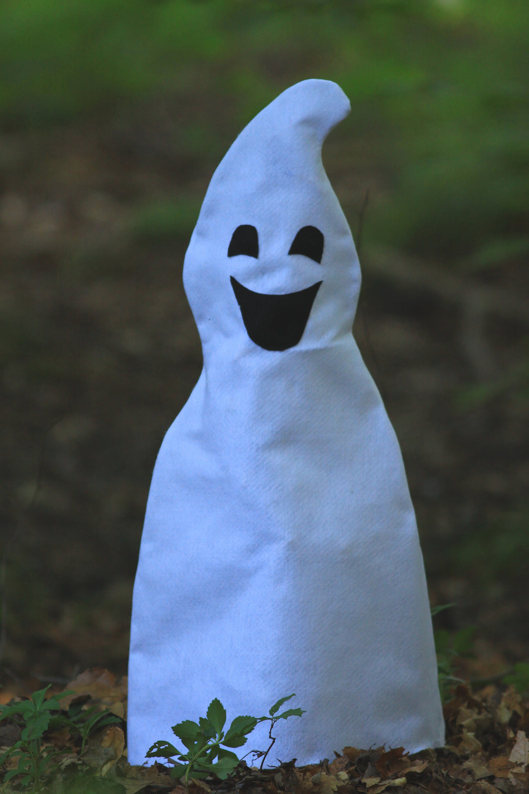Felt Ghost for Tomato Cage - small