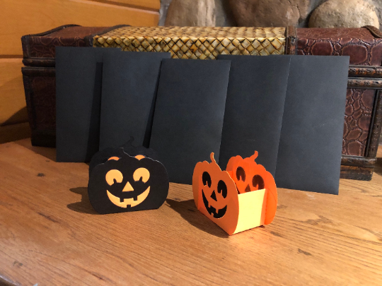 Paper Jack-o-lantern treat holder - 4 pack